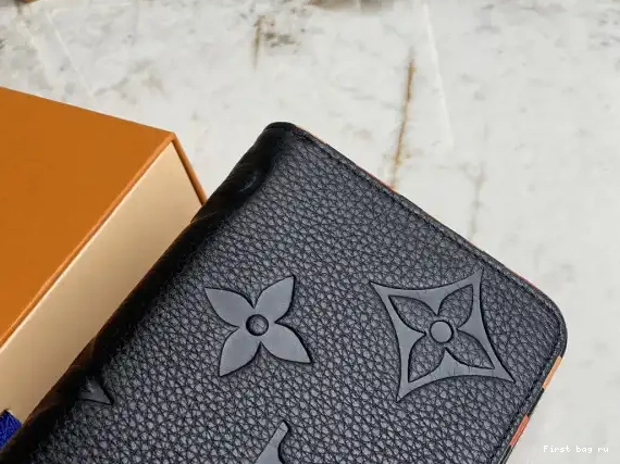 First bag ru LOUIS VUITTON WALLET ZIPPY 0503